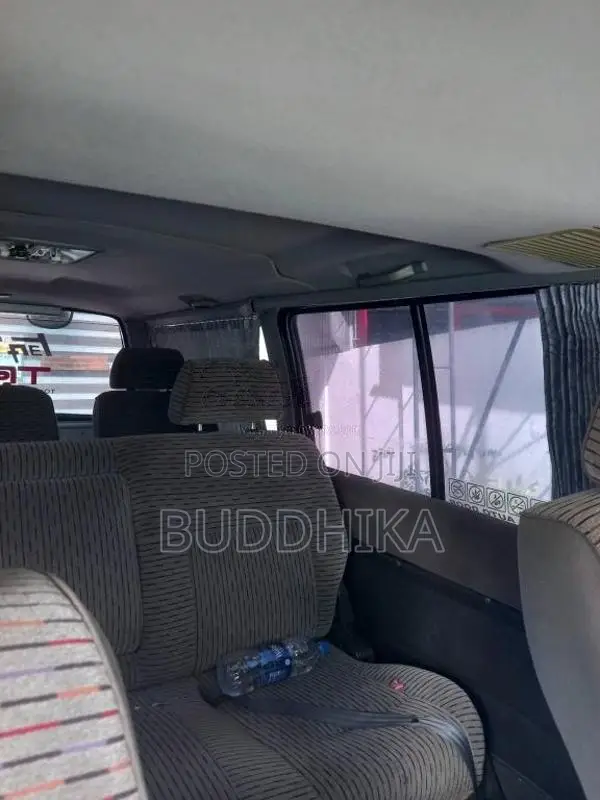 Toyota Dolphin 2000 Van (Used)