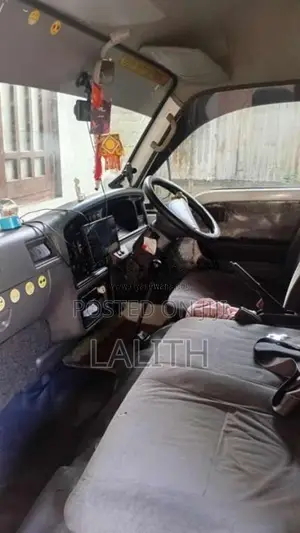 Nissan Caravan 1997 Van (Used)