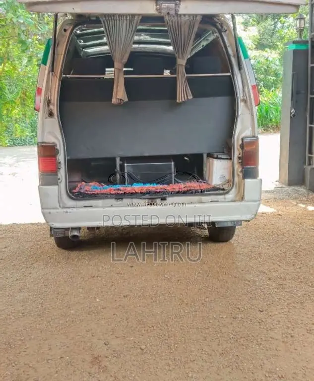 Nissan Caravan 1994 Van (Used)