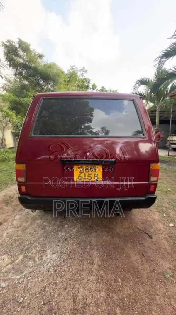 Mitsubishi Delica 1983 Van (Used)