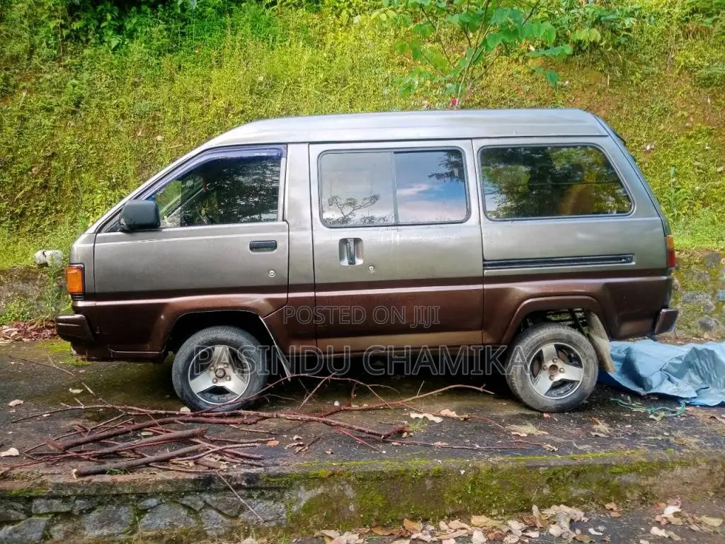 Toyota LiteAce 1988 Van (Used)