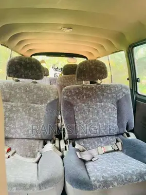 Toyota Dolphin 1995 Van (Used)