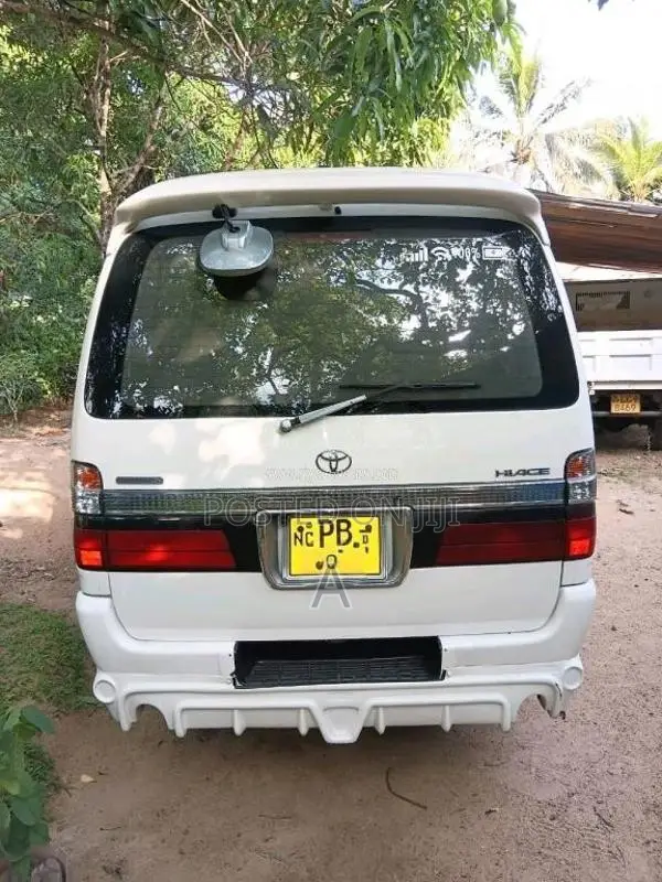 Toyota Hiace 2002 Van (Used)