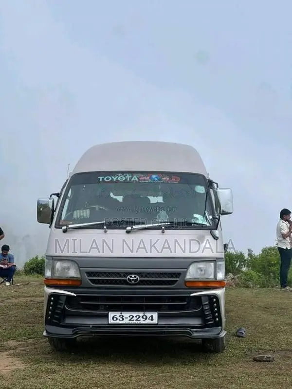 Toyota Dolphin High Roof 1999 Van (Used)