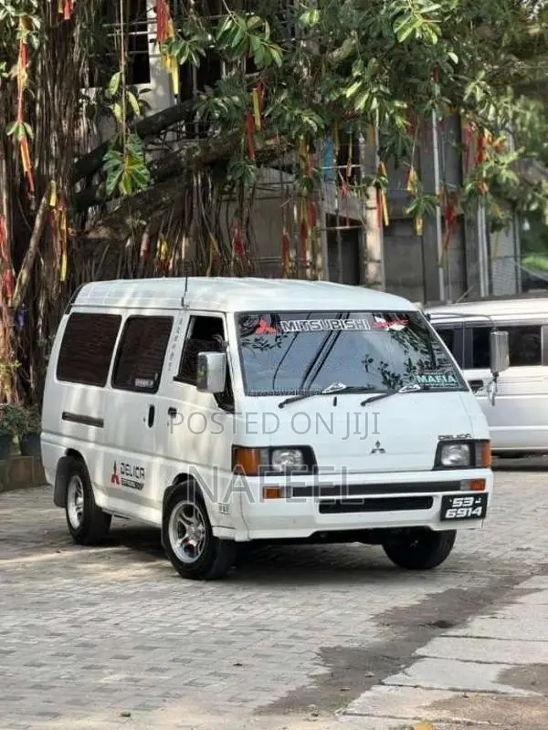 Toyota Dolphin 1994 Van (Used)