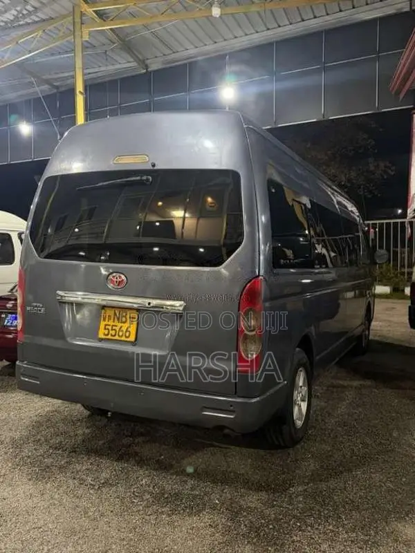 Micro Kdh 2012 Van (Used)