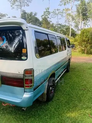 Toyota Dolphin 1997 Van (Used)