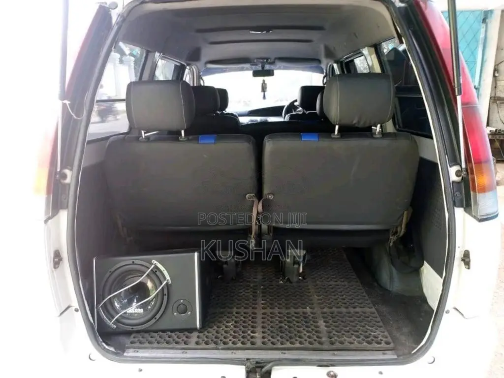 Toyota NOAH CR41 1998 Van (Used)