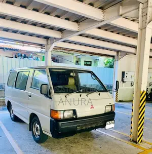 Mitsubishi PO5 1987 Van (Used)