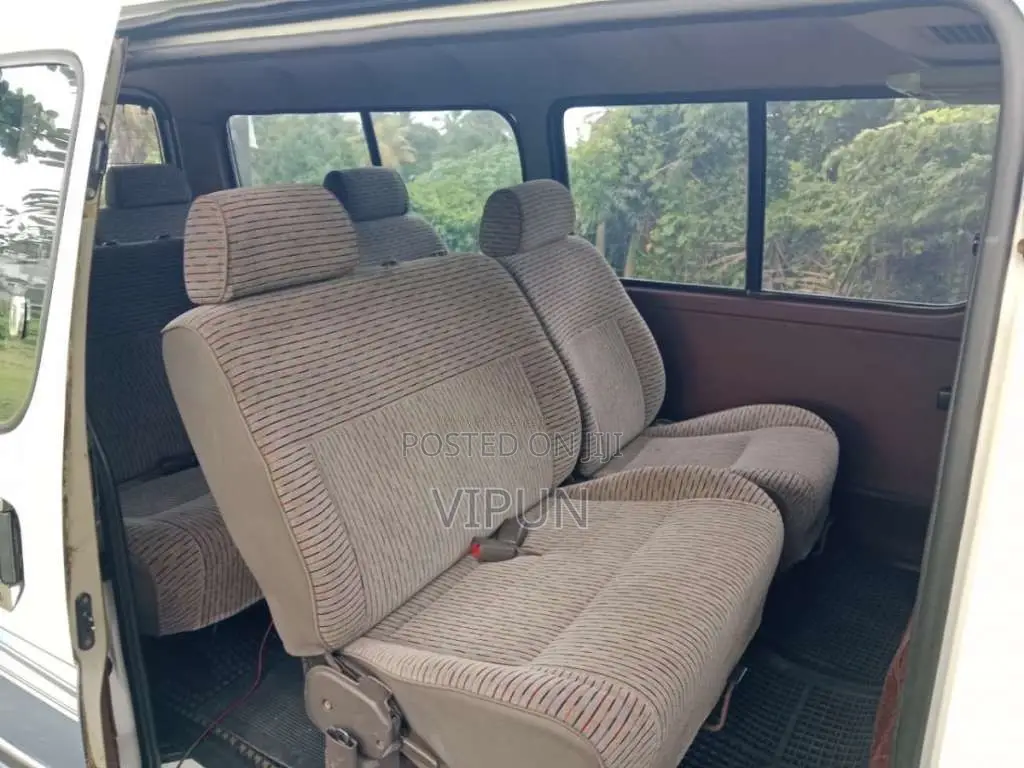Toyota Dolphin 1991 Van (Used)