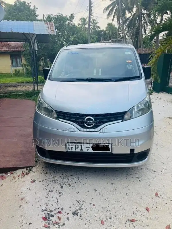 Nissan NV200 2015 Van (Used)
