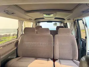 Toyota Dolphin 2004 Van (Used)