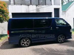Toyota KDH 2015 Van (Used)