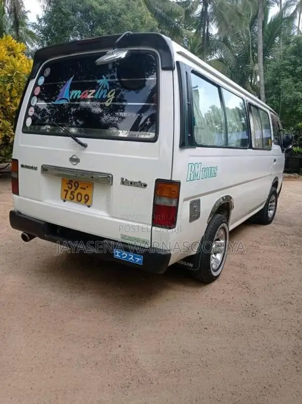 Nissan Caravan 1993 Van (Used)