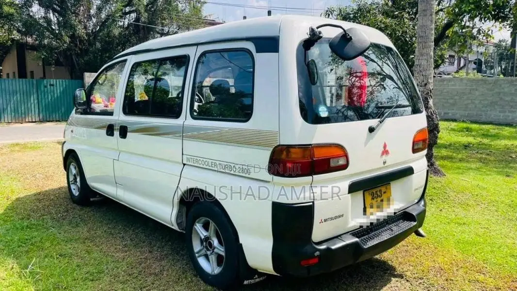 Mitsubishi L400 1994 Van (Used)