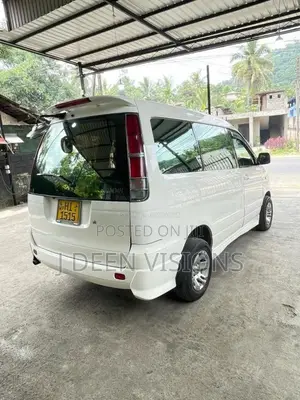 Toyota Noah 1999 Van (Used)
