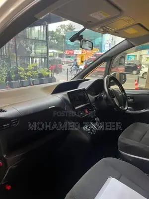 Toyota Voxy 2014 Van (Used)