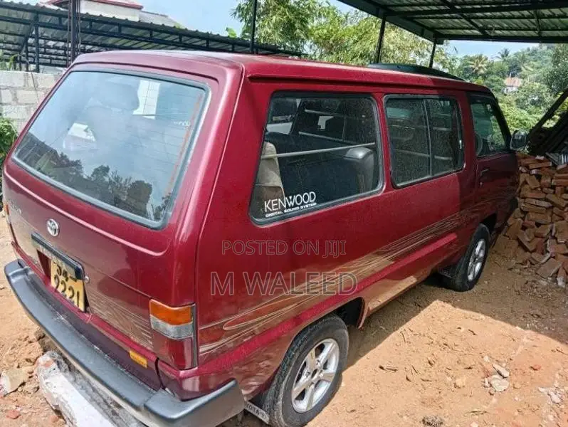Toyota CR27 1990 Van (Used)