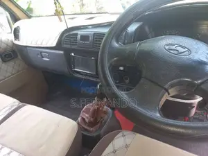 Hyundai H100 2001 Van (Used)