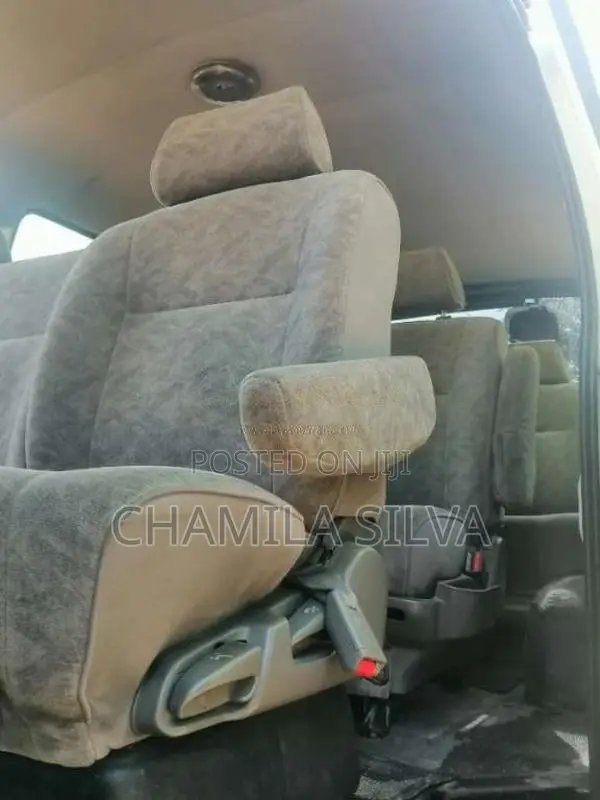 Toyota Dolphin 1995 Van (Used)