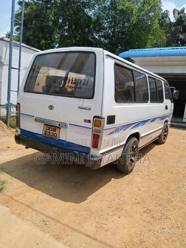 Toyota Hiace 1983 Van (Used)