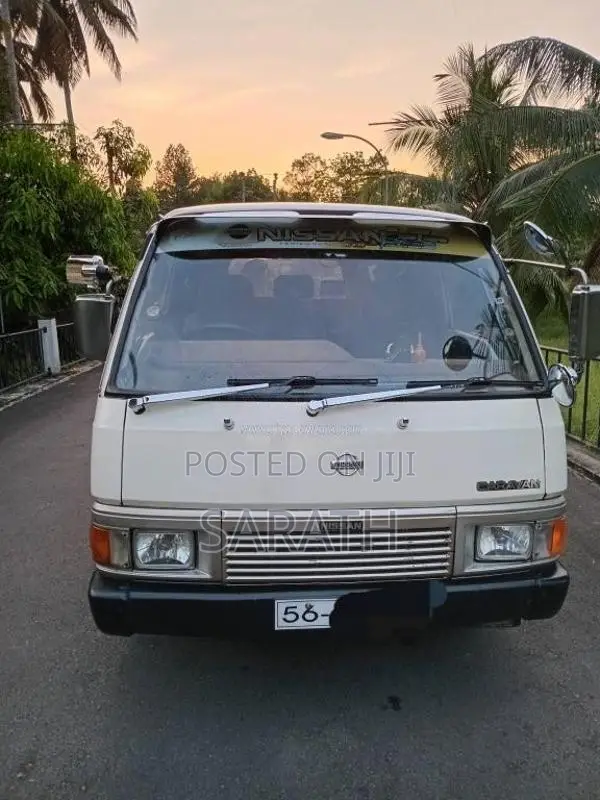 Nissan Caravan 1990 Van (Used)