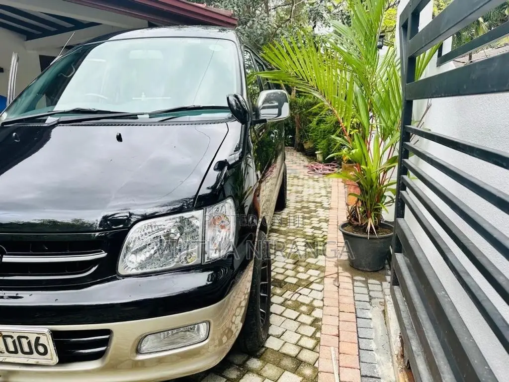 Toyota Noah 2001 Van (Used)