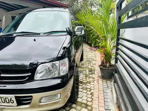 Toyota Noah 2001 Van (Used)