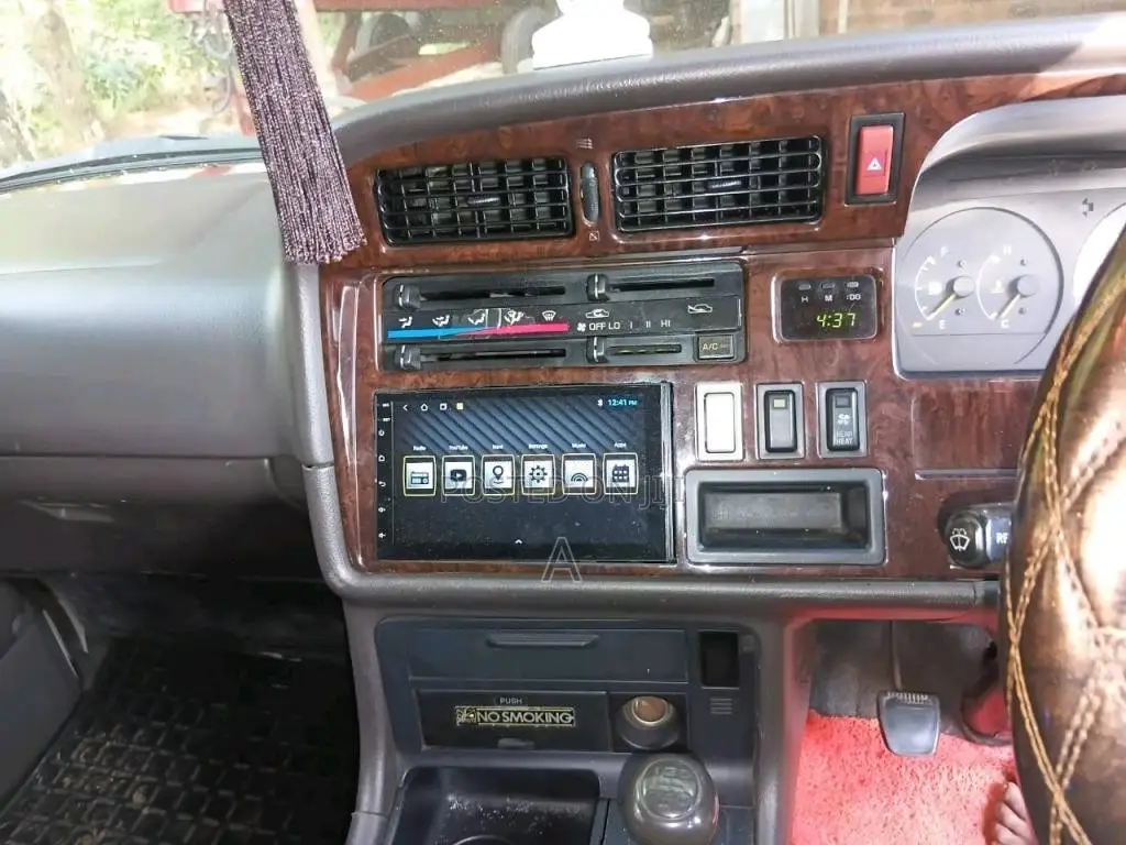 Toyota Hiace 2002 Van (Used)