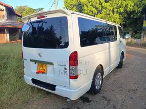 Toyota KDH TRH 2011 Van (Used)