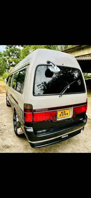Toyota Dolphin High Roof 1999 Van (Used)