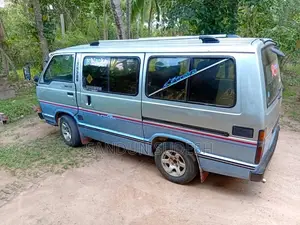 Toyota Hiace 1986 Van (Used)