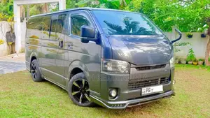 Toyota KDH 2012 Van (Used)