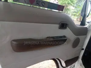 Nissan Caravan 1993 Van (Used)