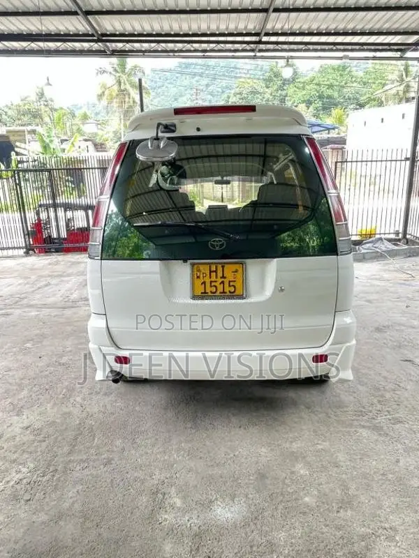 Toyota Noah 1999 Van (Used)