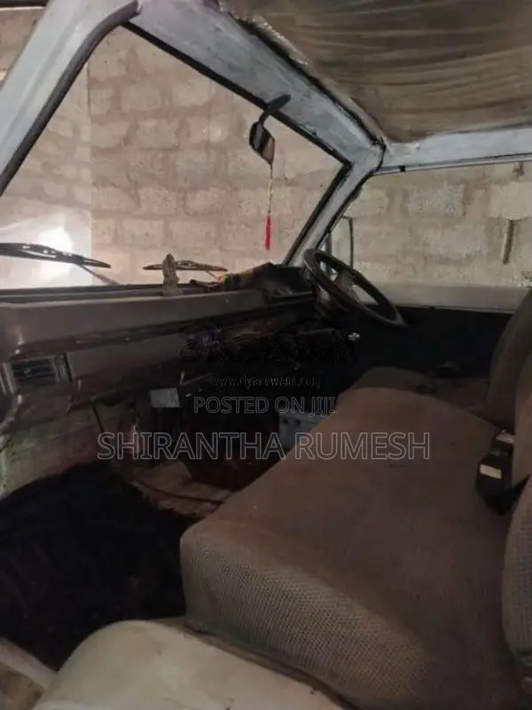 Mitsubishi L300 1982 Van (Used)