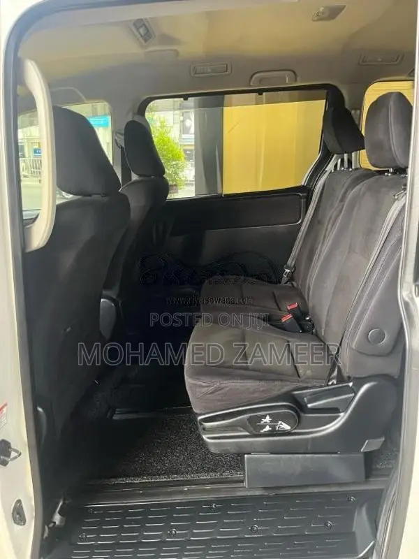 Toyota Voxy 2014 Van (Used)