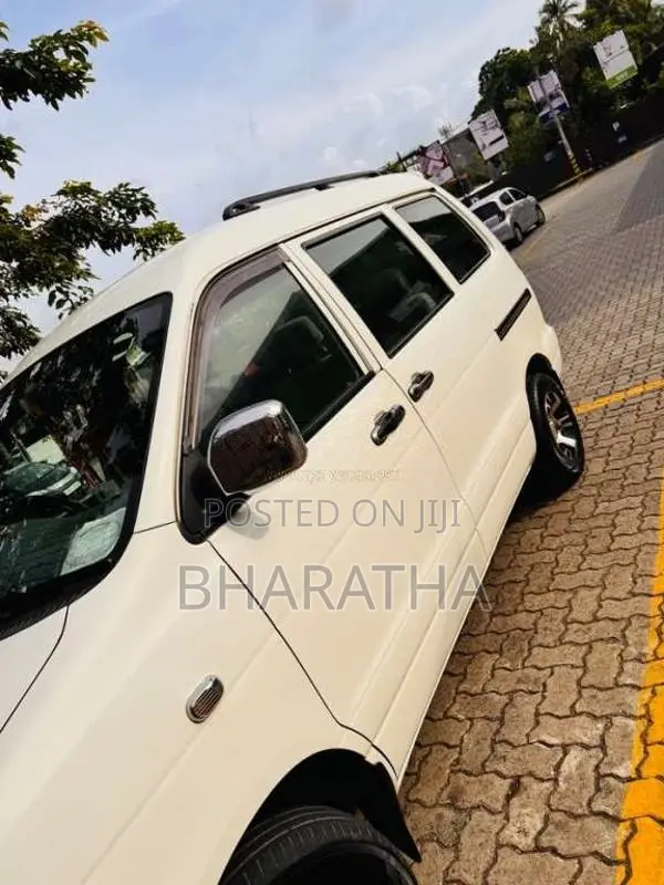 Toyota Noah 1998 Van (Used)