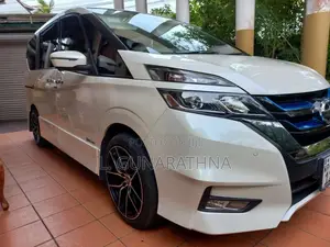 Nissan Serena 2018 Van (Used)