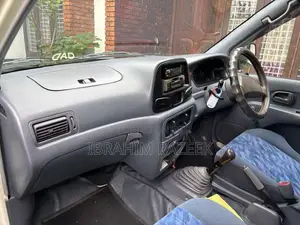 Toyota CR42 2001 Van (Used)
