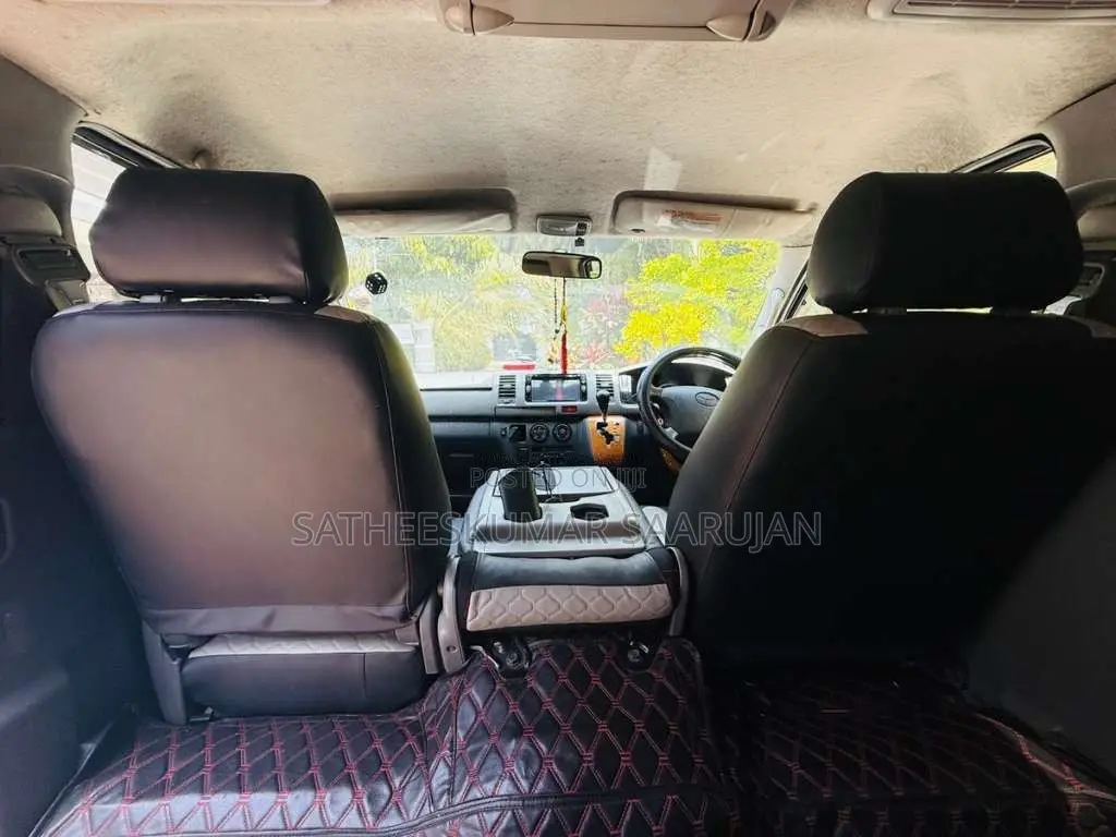 Toyota KDH 2007 Van (Used)