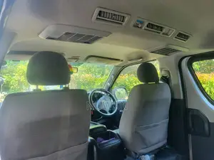 Toyota TRH 2012 Van (Used)