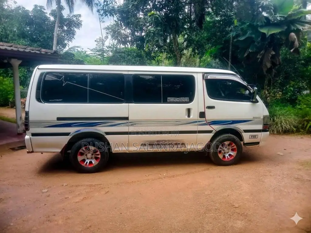 Toyota DOLPHIN HIACE LH113 LONG 1992 Van (Used)