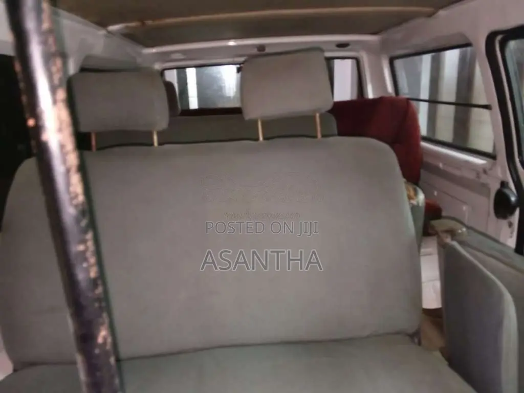 Mitsubishi L300 1983 Van (Used)