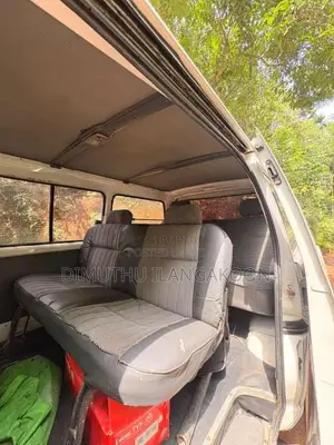 Toyota CR27 1993 Van (Used)