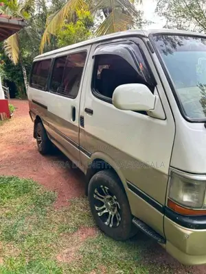 Toyota Dolphin 1990 Van (Used)