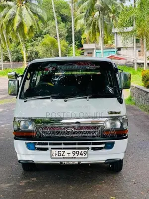 Toyota Dolphin 1997 Van (Used)