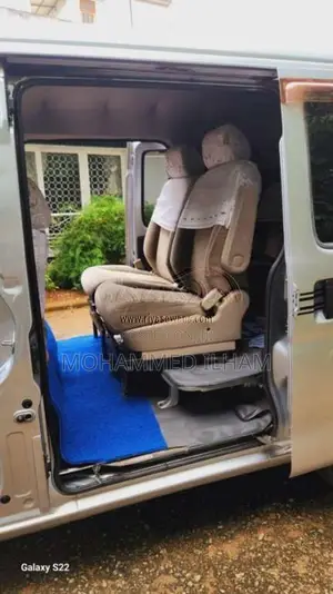 Daihatsu Cargo 2012 Van (Used)