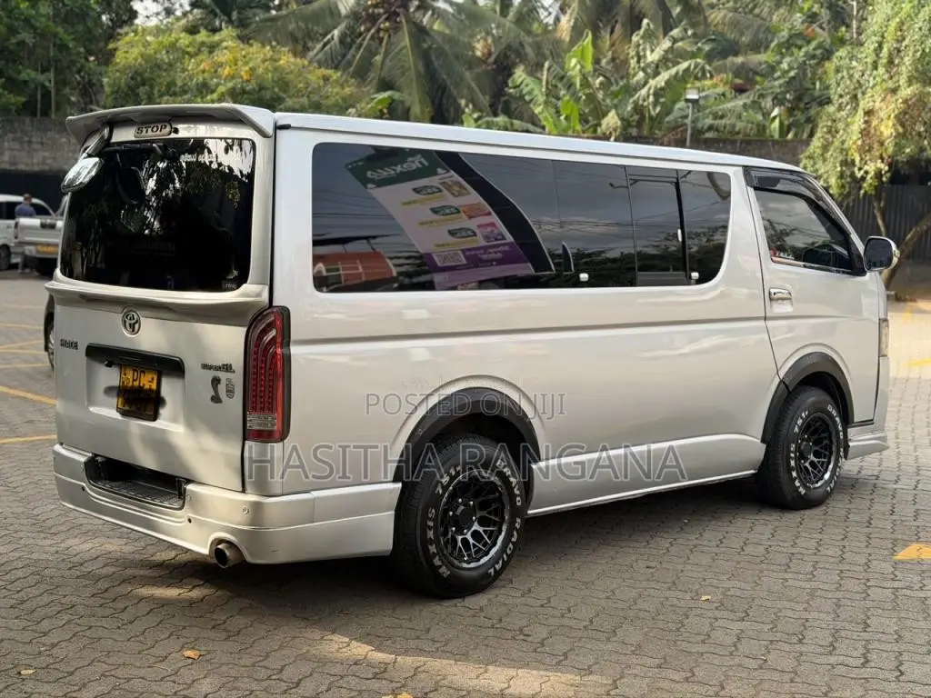 Toyota KDH 2007 Van (Used)