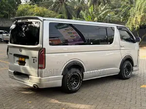 Toyota KDH 2007 Van (Used)